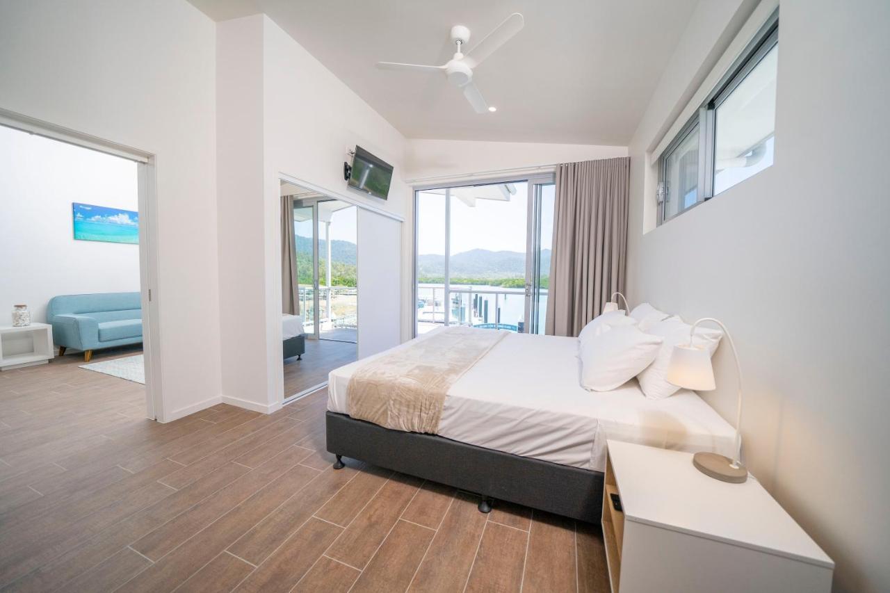 Harbour Cove Hotel Еърли Бийч Екстериор снимка